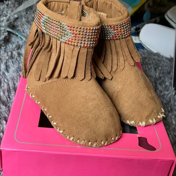 Stuart Weitzman Baby Poco Moccasin - Picture 2 of 3